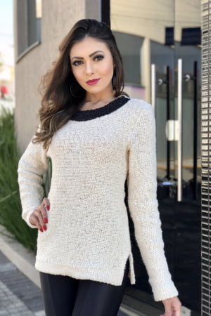 blusa dezzafio confecçionada no fio taiti corte básico ,mais com um diferençial bordados em pedrarias bem artesanal blusa dezzafio confecçionada no fio taiti corte básico ,mais com um diferençial bordados em pedrarias bem artesanal